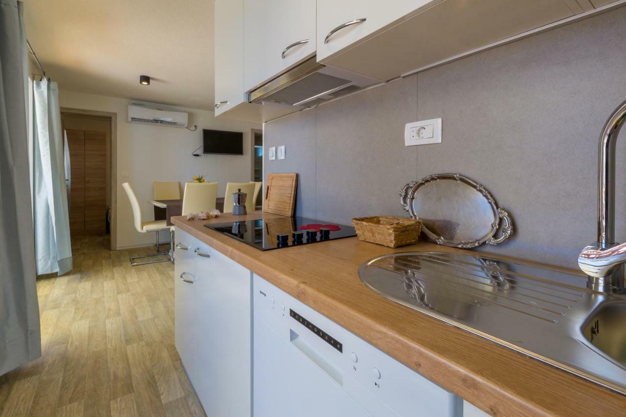Mobile Homes Pine Tree Dobropoljana Zewnętrze zdjęcie